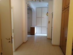 Ampio Appartamento Con Terrazzo a Livello Pressi Piazza De Nava 150 Mq