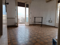 Ampio Appartamento Con Terrazzo a Livello Pressi Piazza De Nava 150 Mq