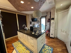 Appartamento Prestigioso Interamente Ristrutturato Panoramico Via Petrara 140 Mq