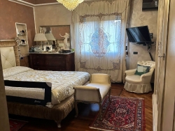 Appartamento Prestigioso Interamente Ristrutturato Panoramico Via Petrara 140 Mq