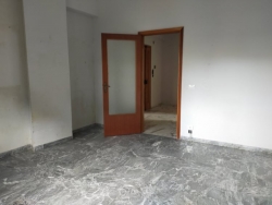 Appartamento Con Posto Auto Viale Europa 130 Mq