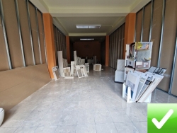 Ampio Deposito Spirito Santo 100 Mq