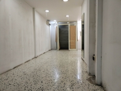 Locale Commerciale C1 Con Vetrina Fronte Strada e Soppalco Via Demetrio Tripepi 60 Mq