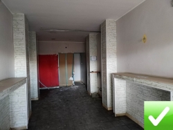 Locale Commerciale Categoria C1 Con Vetrina Fronte Strada Centro Viale Genoese Zerbi 70 Mq