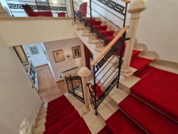 Prestigiosa Villa Indipendente Panoramica Con Corte e Giardino Piale