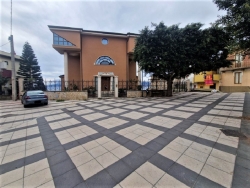 Prestigiosa Villa Indipendente Panoramica Con Corte e Giardino Piale