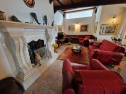 Prestigiosa Villa Indipendente Panoramica Con Corte e Giardino Piale