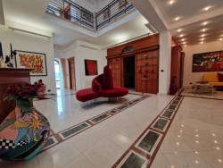 Prestigiosa Villa Indipendente Panoramica Con Corte e Giardino Piale