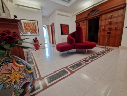 Prestigiosa Villa Indipendente Panoramica Con Corte e Giardino Piale
