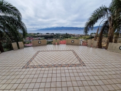 Prestigiosa Villa Indipendente Panoramica Con Corte e Giardino Piale