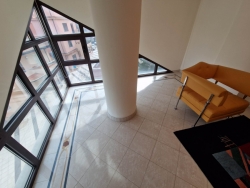 Prestigiosa Villa Indipendente Panoramica Con Corte e Giardino Piale