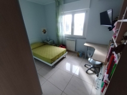 Appartamento Ristrutturato + Garage e Posto Auto Modena 190 Mq