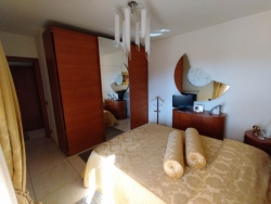 Appartamento Ristrutturato + Garage e Posto Auto Modena 190 Mq