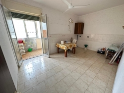 Ampio Appartamento Ristrutturato Con Posto Auto Archi 150 Mq