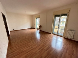 Ampio Appartamento Ristrutturato Con Posto Auto Archi 150 Mq