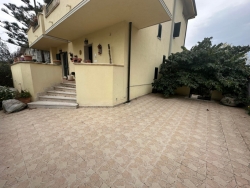 Villa Indipendente Su 4 Livelli + Giardino + Posti Auto + Corte Catona 