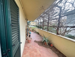 Villa Indipendente Su 4 Livelli + Giardino + Posti Auto + Corte Catona 