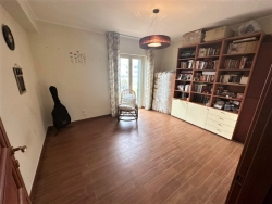 Villa Indipendente Su 4 Livelli + Giardino + Posti Auto + Corte Catona 