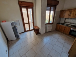 Appartamento Ristrutturato Semi Arredato Via Friuli 130 Mq