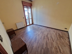 Appartamento Ristrutturato Semi Arredato Via Friuli 130 Mq