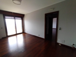 Appartamento Prestigioso Semi Arredato (Solo Cucina) Panoramico Pressi Ponte Libertà 180 Mq