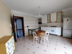 Appartamento Prestigioso Semi Arredato (Solo Cucina) Panoramico Pressi Ponte Libertà 180 Mq