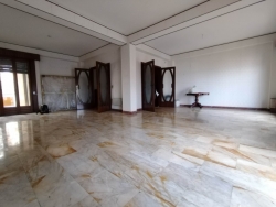 Ampio Appartamento Via Aschenez 245 Mq