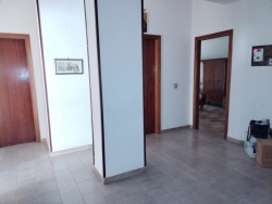 Ampio Appartamento + Cantina + Posto Auto Sbarre