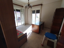 Ampio Appartamento + Cantina + Posto Auto Sbarre
