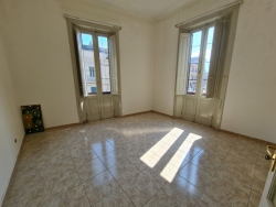 Appartamento Per Ufficio Molto Luminoso Sant'Anna 100 Mq