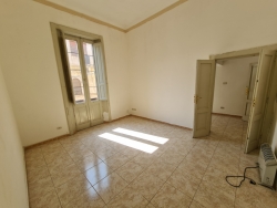 Appartamento Per Ufficio Molto Luminoso Sant'Anna 100 Mq