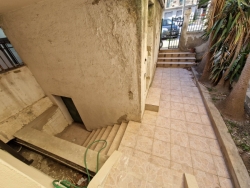 Studio Semi Indipendente Arredato Sant'Anna 90 Mq