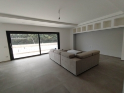 Prestigiosa Villa Nuova Arredata + Piscina + Garage Mortara