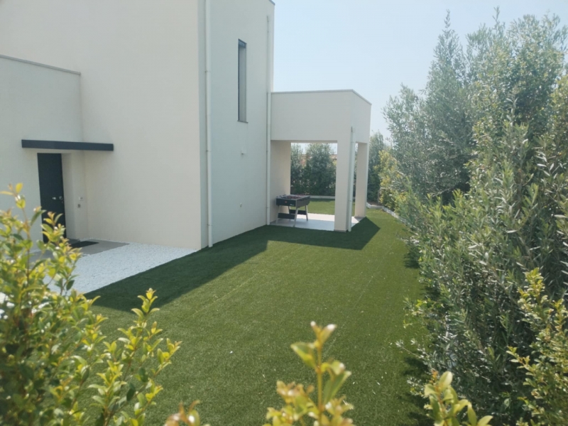 Prestigiosa Villa Nuova Arredata + Piscina + Garage Mortara