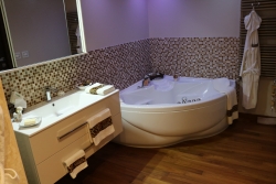 Lussuosa Villa Con Rifiniture Di Pregio, Giardino, Piscina e Vista Mare Saracinello 300 Mq 