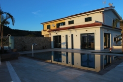Lussuosa Villa Con Rifiniture Di Pregio, Giardino, Piscina e Vista Mare Saracinello 300 Mq 