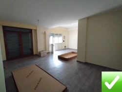 Locale Commerciale C1 Ristrutturato Sbarre Centrali 65 Mq