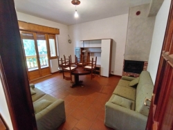 Appartamento In Villa Arredato + Portico + Giardino + Posti Auto San Gregorio 
