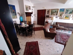 Appartamento Arredato o Vuoto Via Possidonea 100 Mq