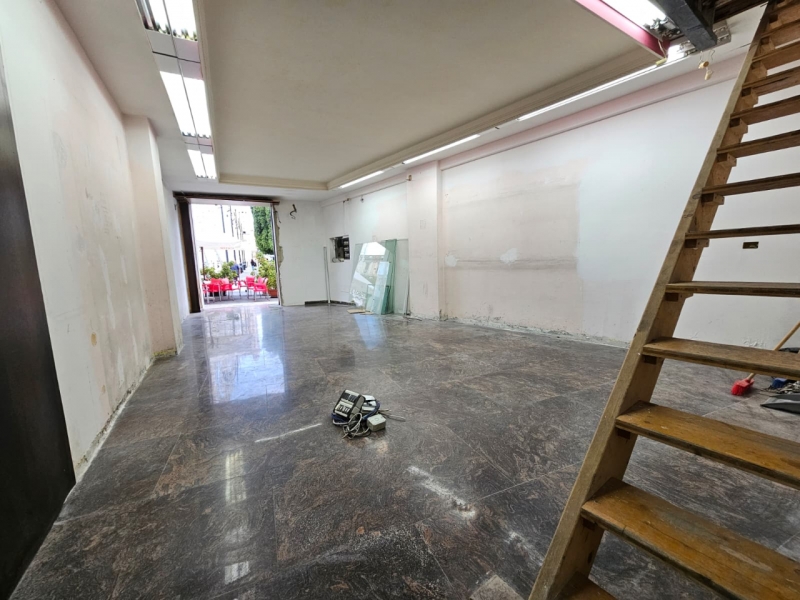 Locale C1 + Deposito Corso Garibaldi 115 Mq
