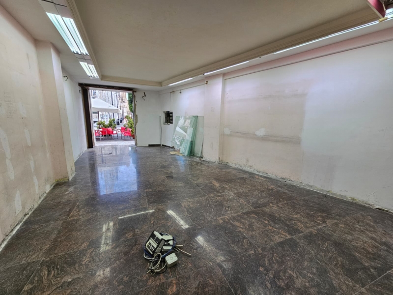 Locale C1 + Deposito Corso Garibaldi 115 Mq