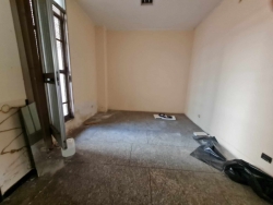 Locale Commerciale C1 Con 4 Vetrine Fronte Strada Via Gebbione 170 Mq
