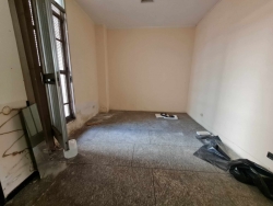 Locale Commerciale C1 Con 4 Vetrine Fronte Strada Via Gebbione 170 Mq