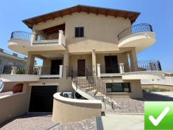 Villa Nuova 3 Livelli + Giardino San Giovanni Pellaro 210 Mq