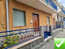 Appartamento Semi Indipendente + Cortile + Giardino Lazzaro 130 Mq