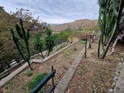  Ampia Struttura + Terreno Motta San Giovanni 10000 Mq 