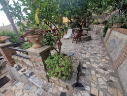  Ampia Struttura + Terreno Motta San Giovanni 10000 Mq 