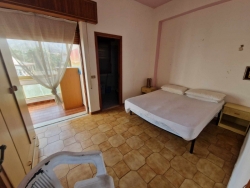 Casa Indipendente Panoramica 80 Mq + Corte 2000 Mq Paterriti
