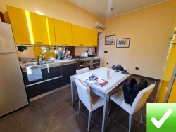 Bilocale Ristrutturato Arredato Design Via De Nava 50 Mq