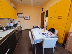 Bilocale Ristrutturato Arredato Design Via De Nava 50 Mq